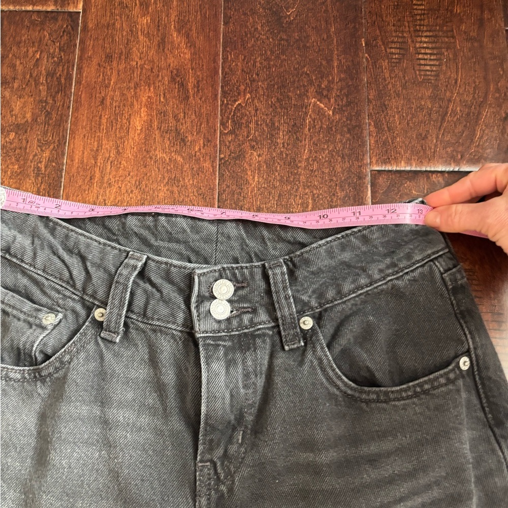 Levi’s super low loose jeans, size 26x28 - Picture 6 of 9